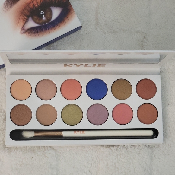 Kylie Cosmetics Limited Edition Royal Peach Eyeshadow Palette BNIB